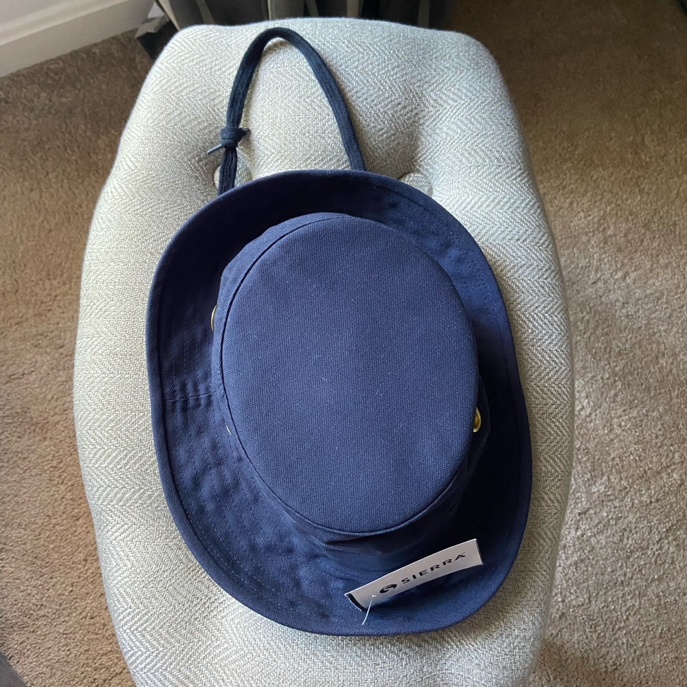 Navy blue Tilley hat - BNWT